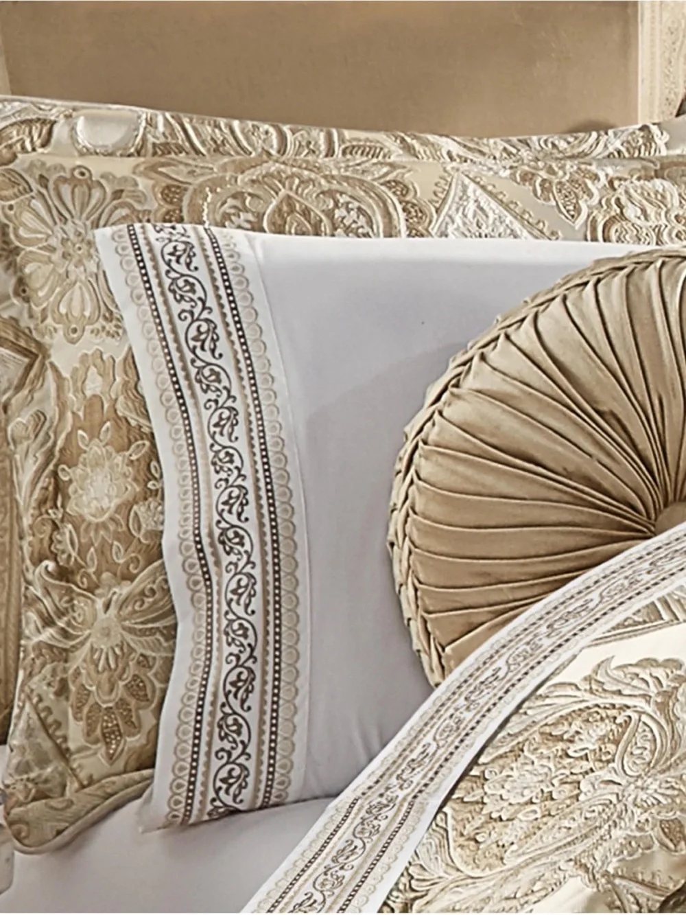 J. Queen New York Sandstone Comforter Set sz Queen NWT
